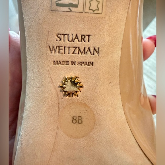 Stuart Wietzman Kitten Pump - Picture 5 of 5
